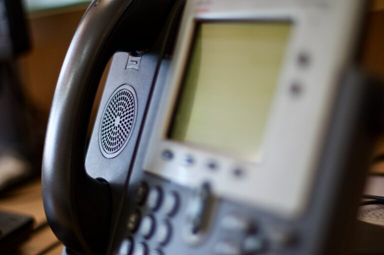 VoIP-vs-Landline
